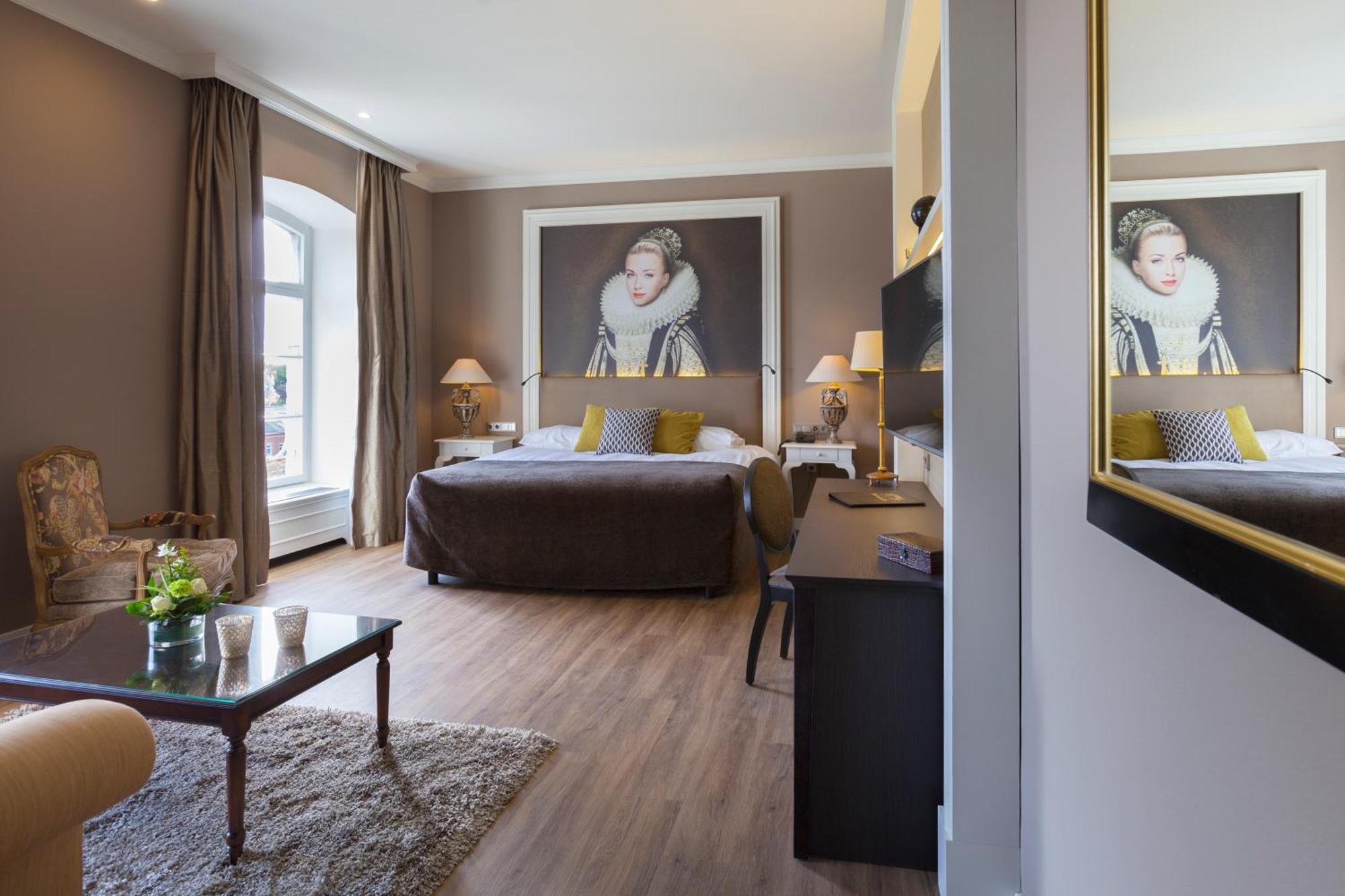 Luxurious Castle Room