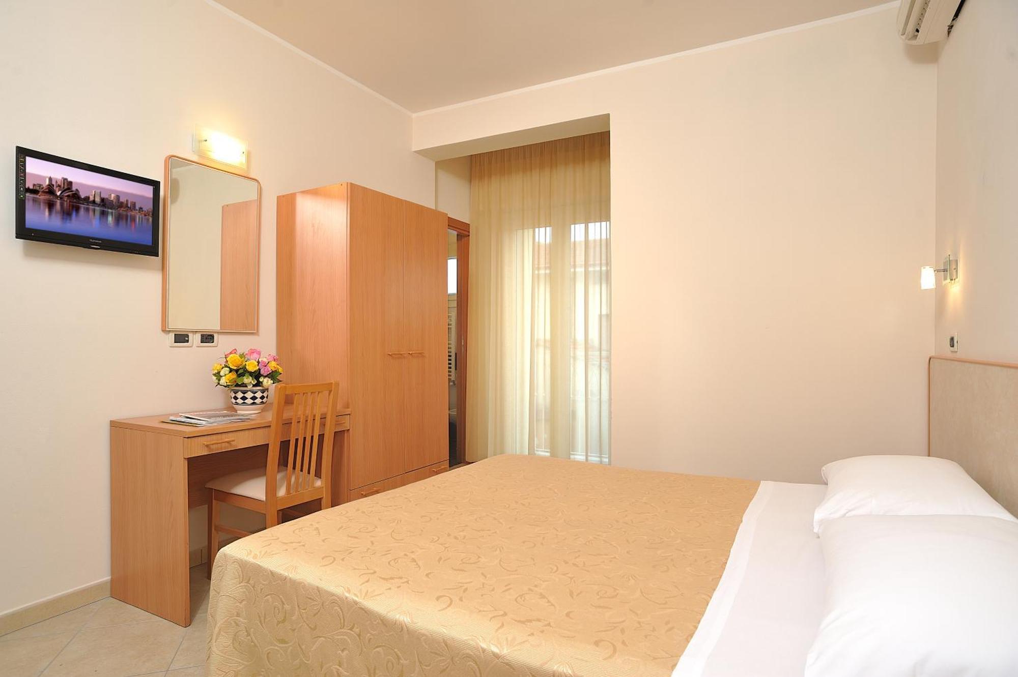 Standard Double Room,1758343014:JPEG
