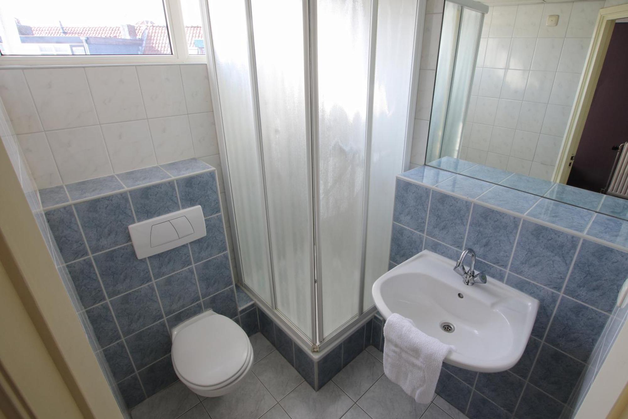Single Room,689151159:JPEG