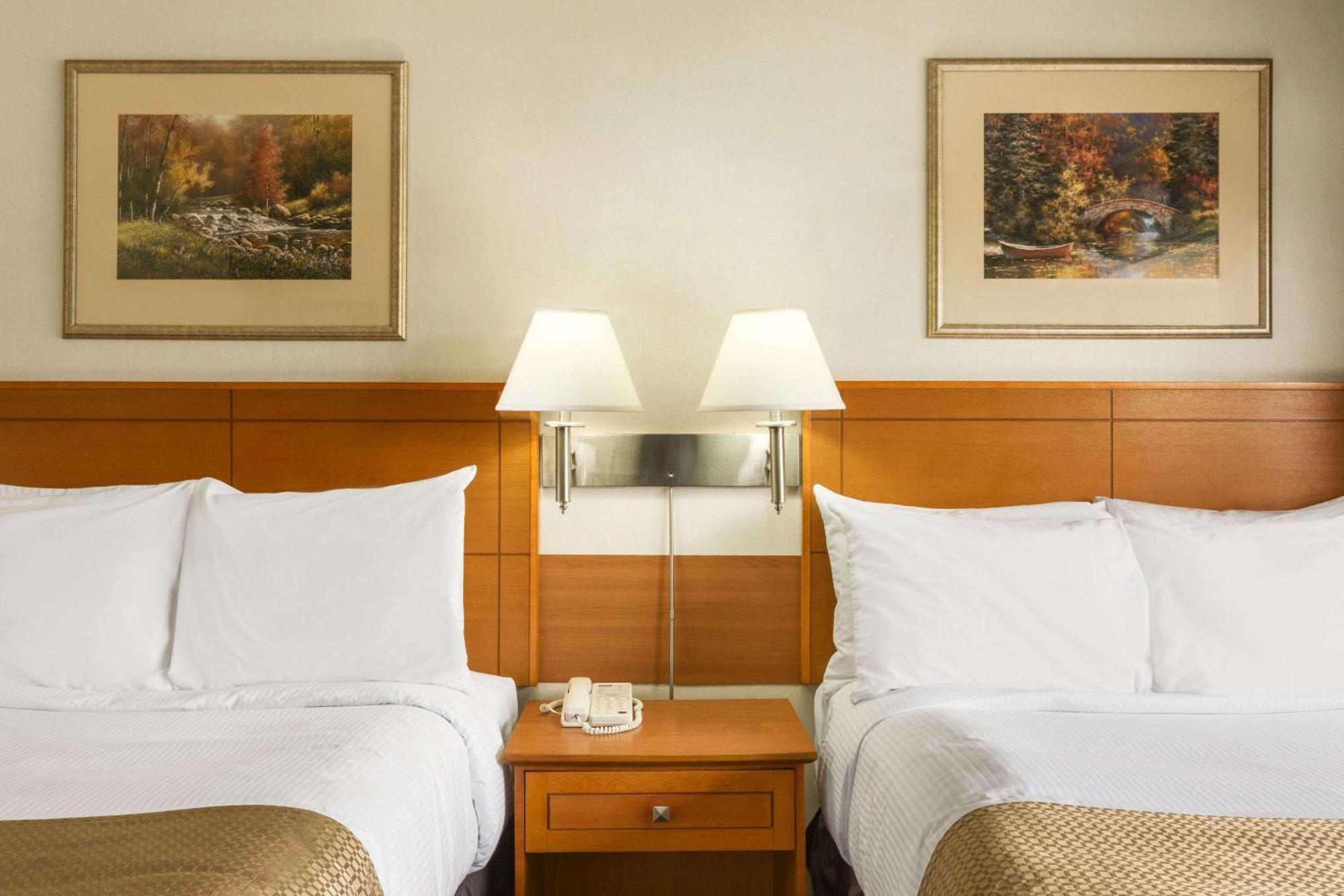 Double Room Two Double Beds Non-Smoking