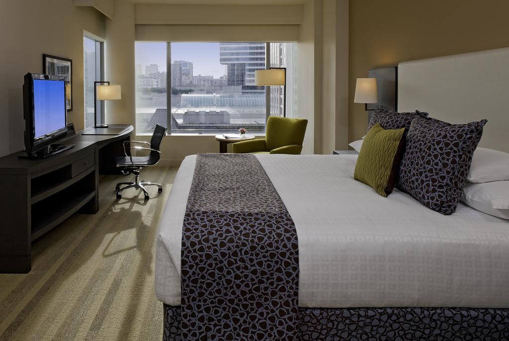 Corner King Room