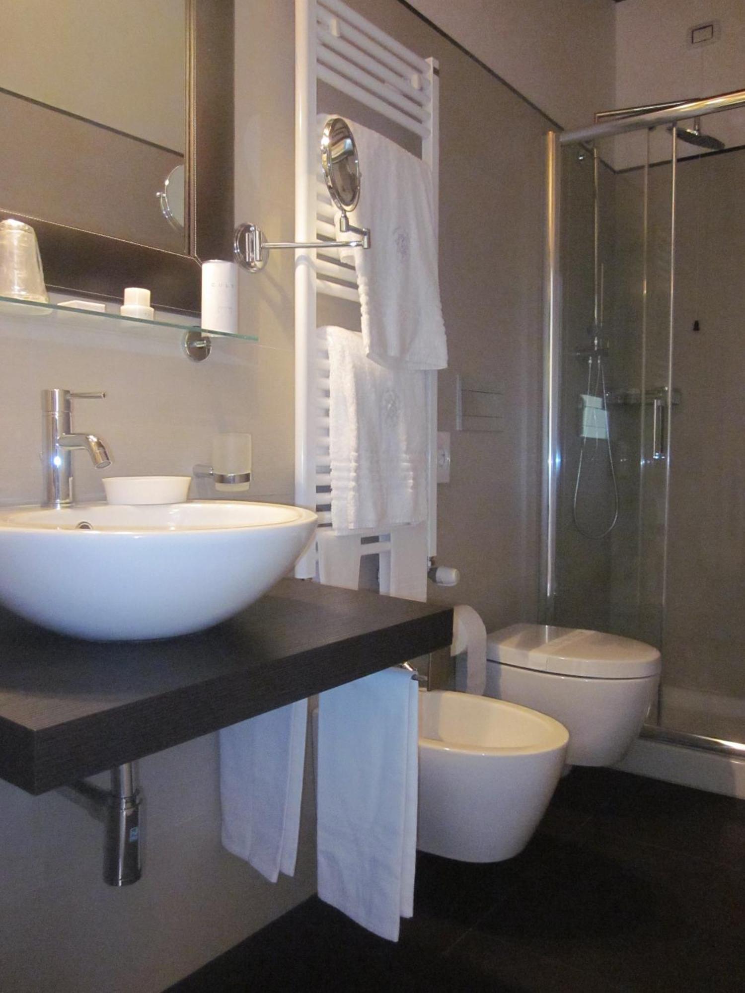 Single Room,691130049:JPEG