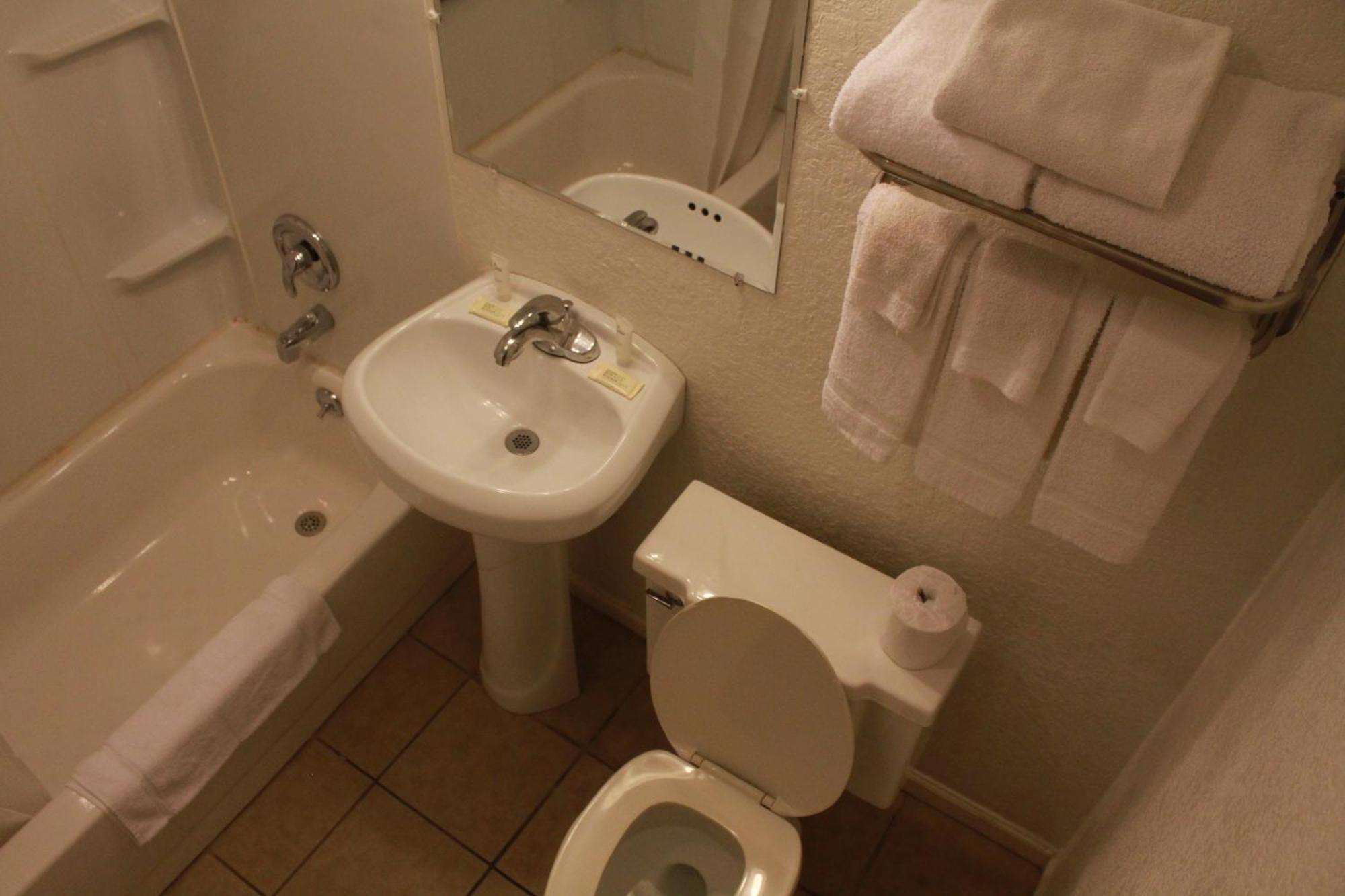 Double Room with Two Double Beds - Non-Smoking