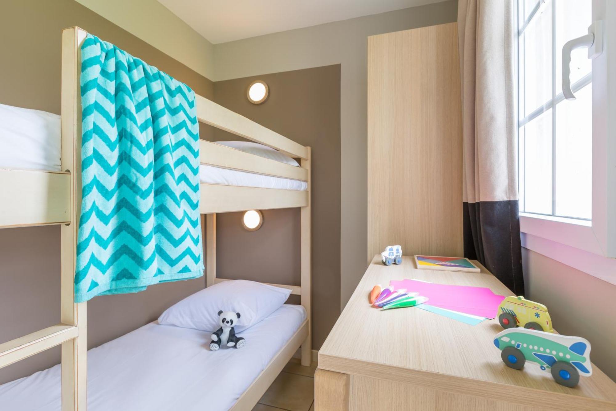 Studio with Sleeping Alcôve and Terrace or Balcony (5 People)