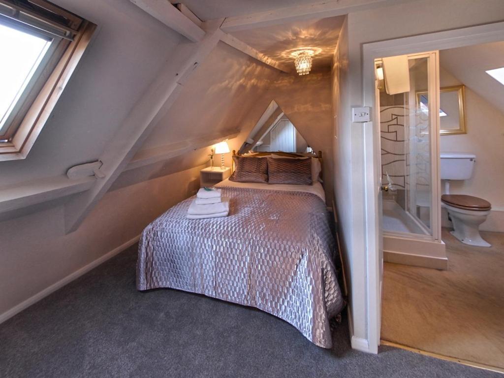 Bagatelle Small Double Fourth Floor