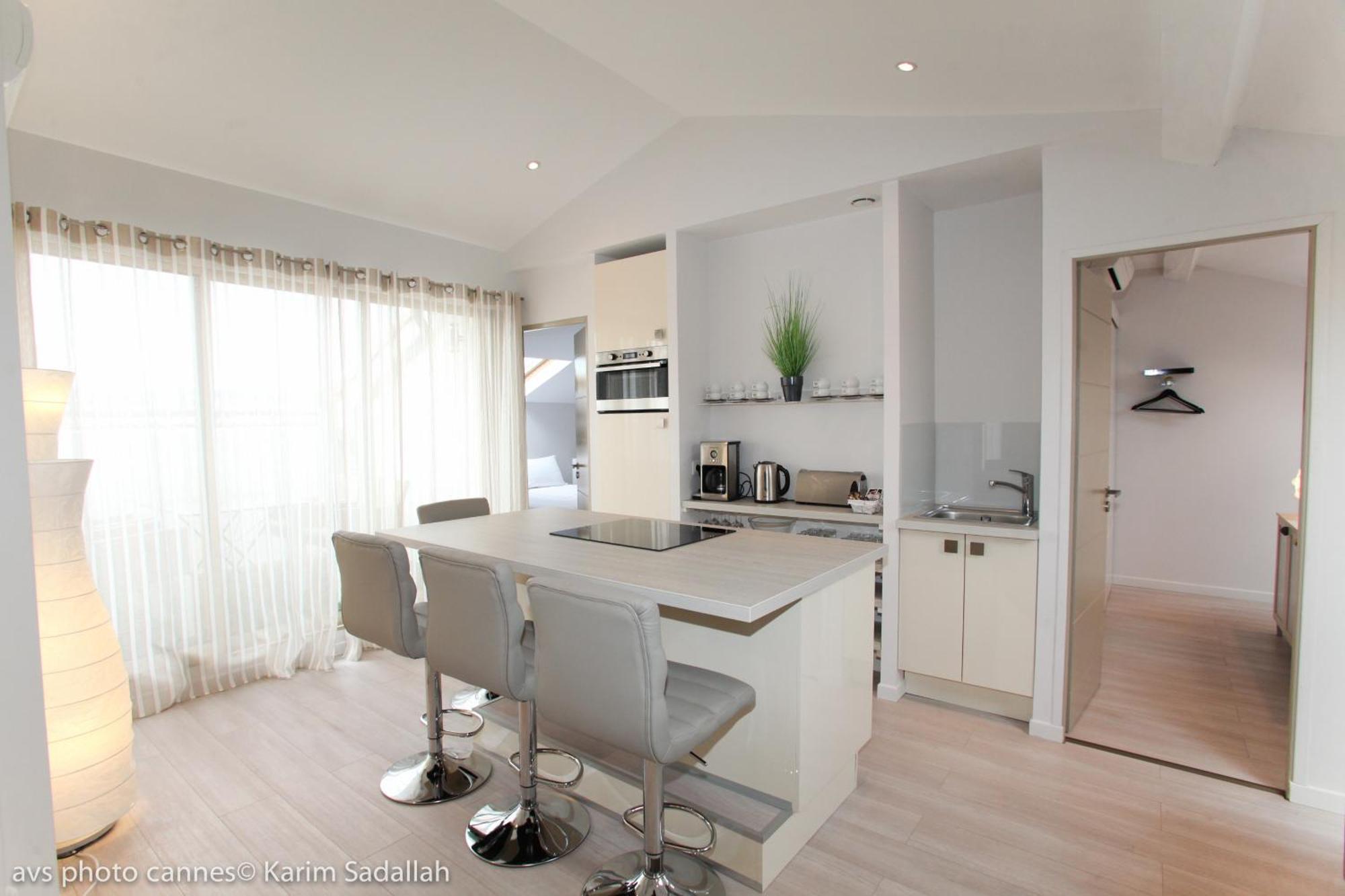 Deluxe Two-Bedroom Apartment Terrace,830476313:JPEG