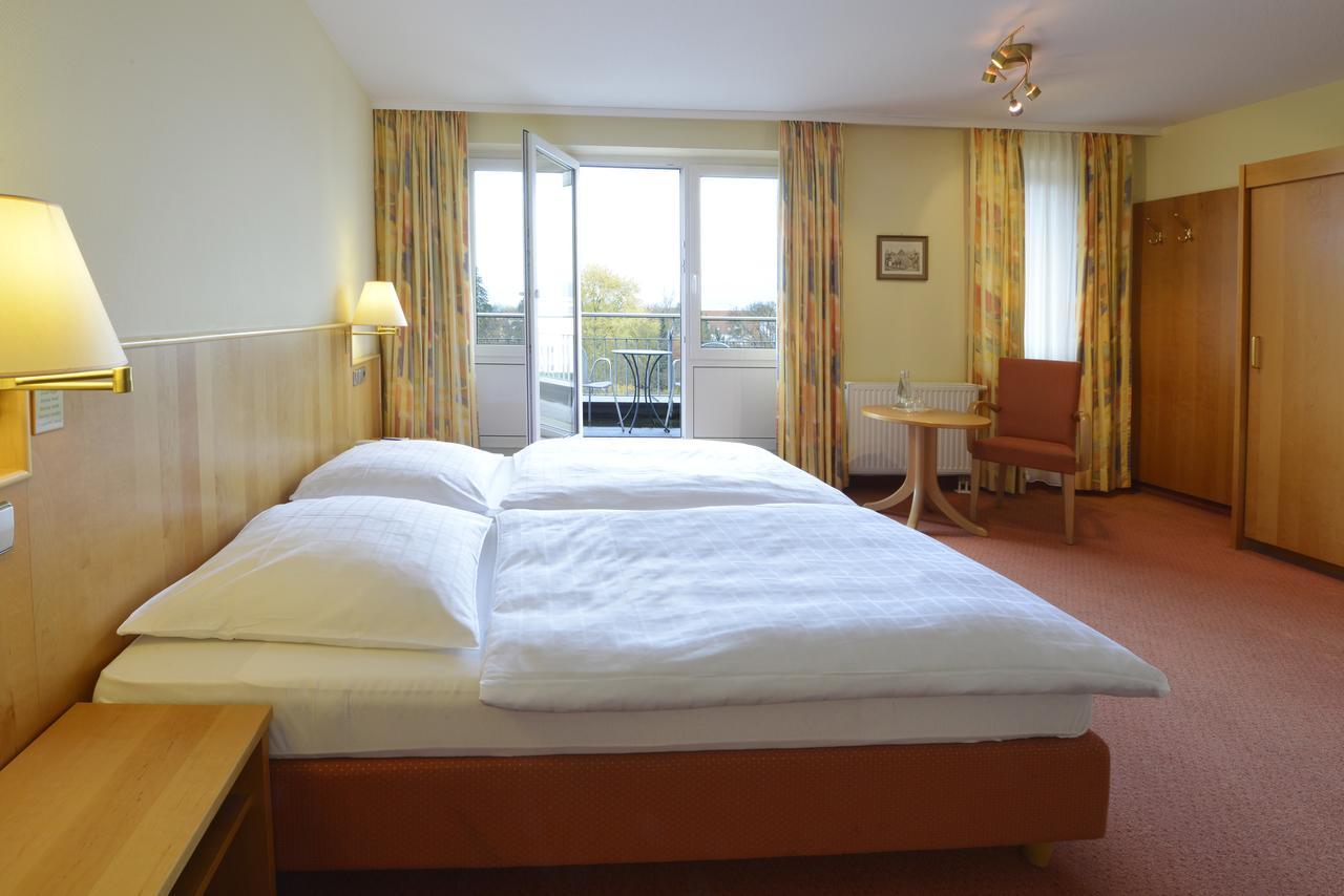 Deluxe Double Room,694810476:JPEG