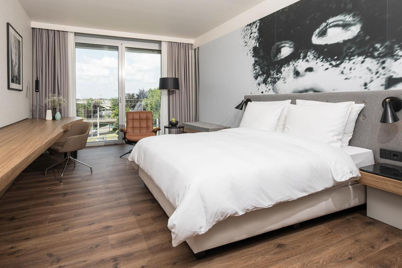 Standard Room,1435731475:JPEG