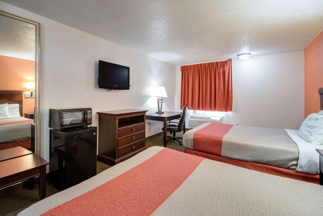 Deluxe Quadruple Room - Non-Smoking