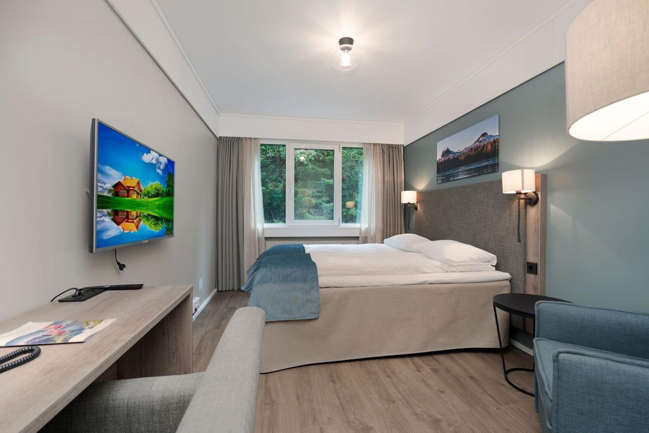 Twin Room,1596872333:JPEG