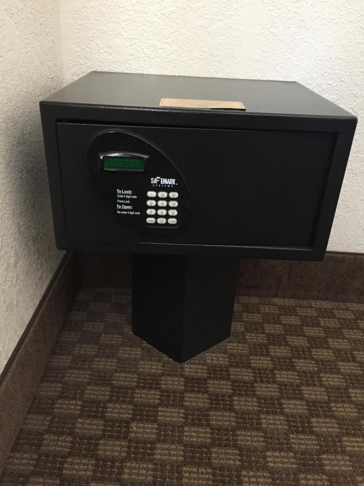 Queen Room - Mobility Access/Non-Smoking