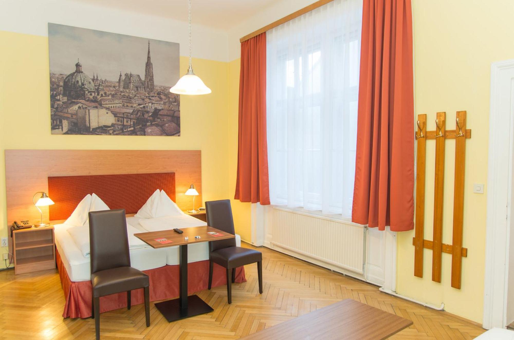 Chambre Familiale avec Salle de Bains Privative (4 Personnes)
