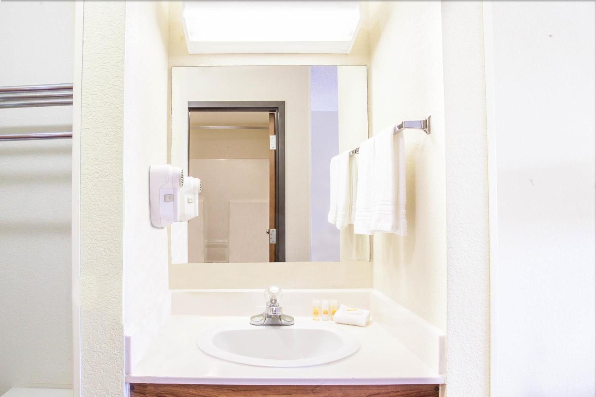 Double Room with Two Double Beds - Non-Smoking