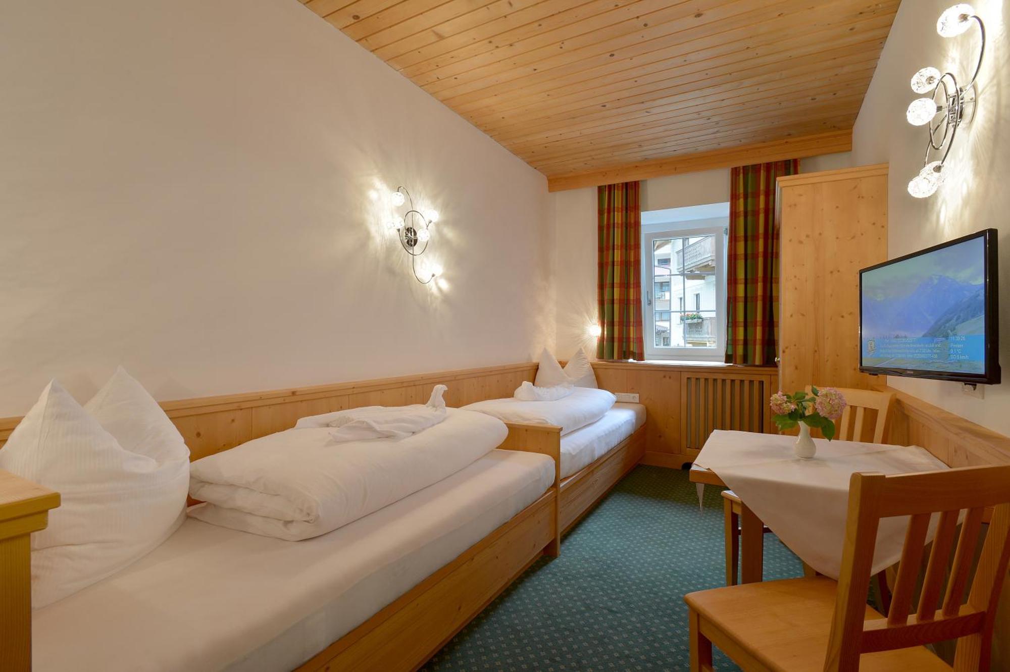 Twin Room separate beds