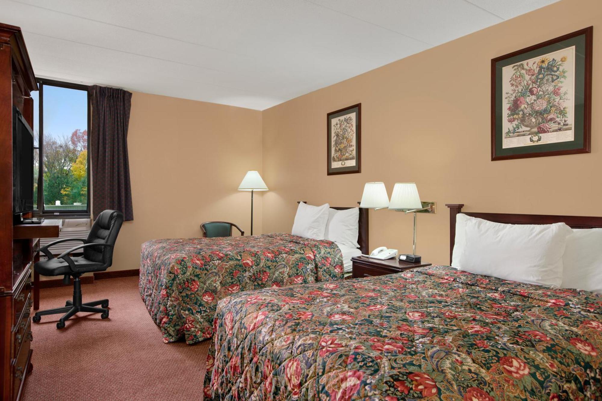Double Room with Two Double Beds - Smoking