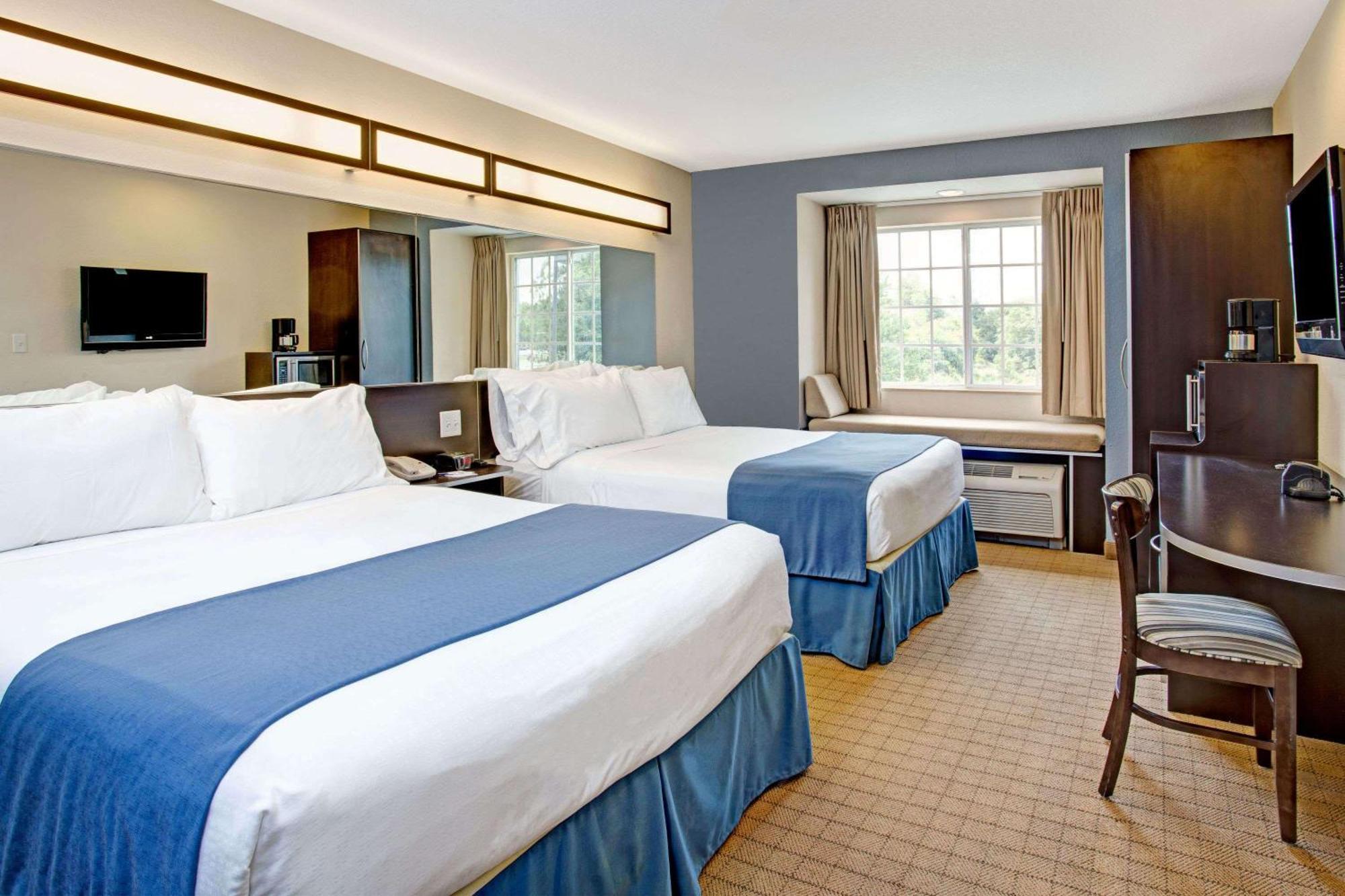 Queen Room with Two Queen Beds - Non-Smoking