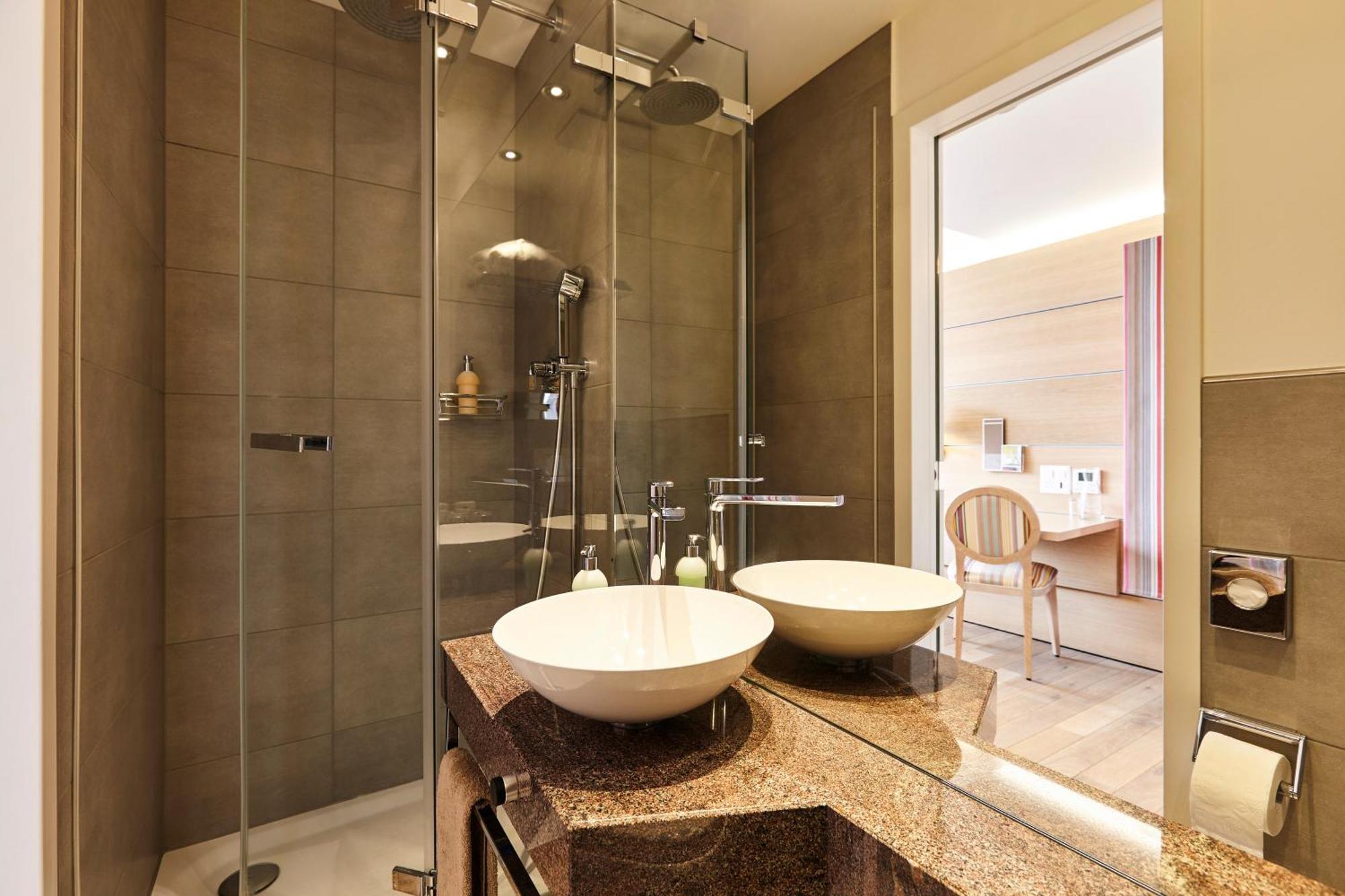 Standard Charming Room