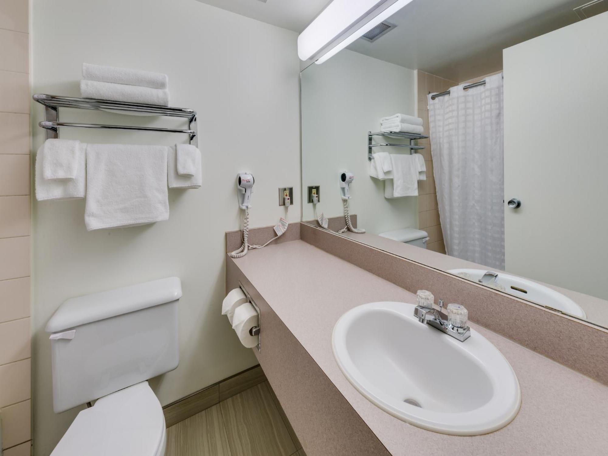 Premier Queen Room