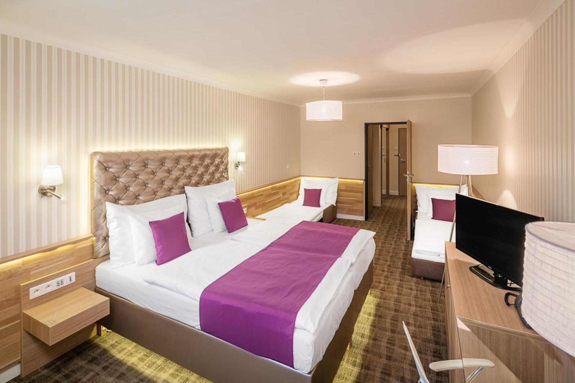 Superior Quadruple Room,700191364:JPEG