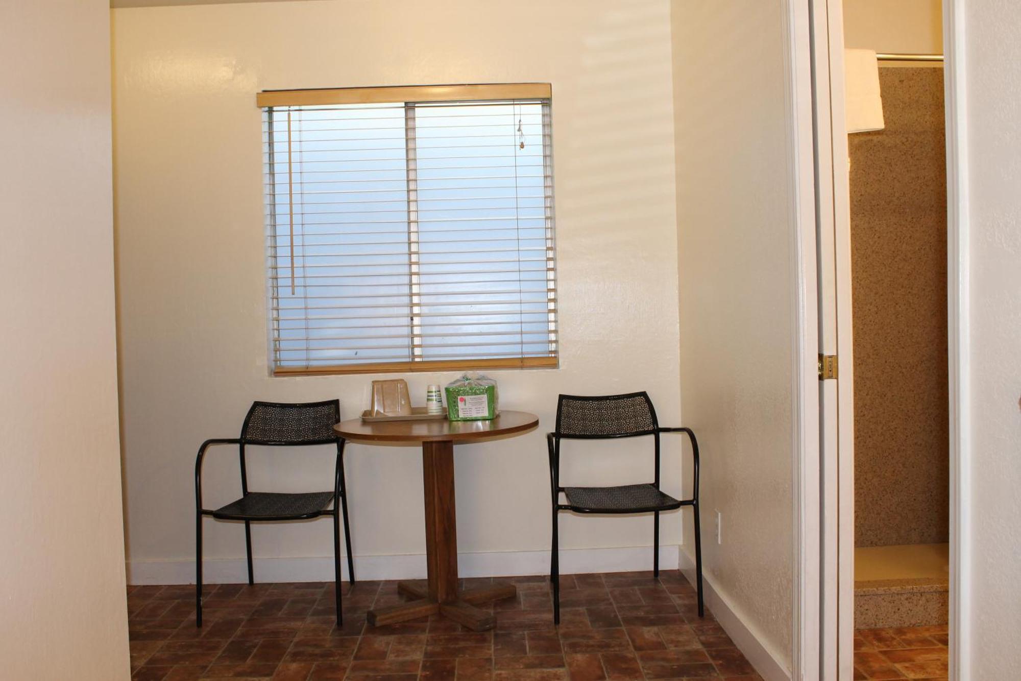 King Room Kitchenette