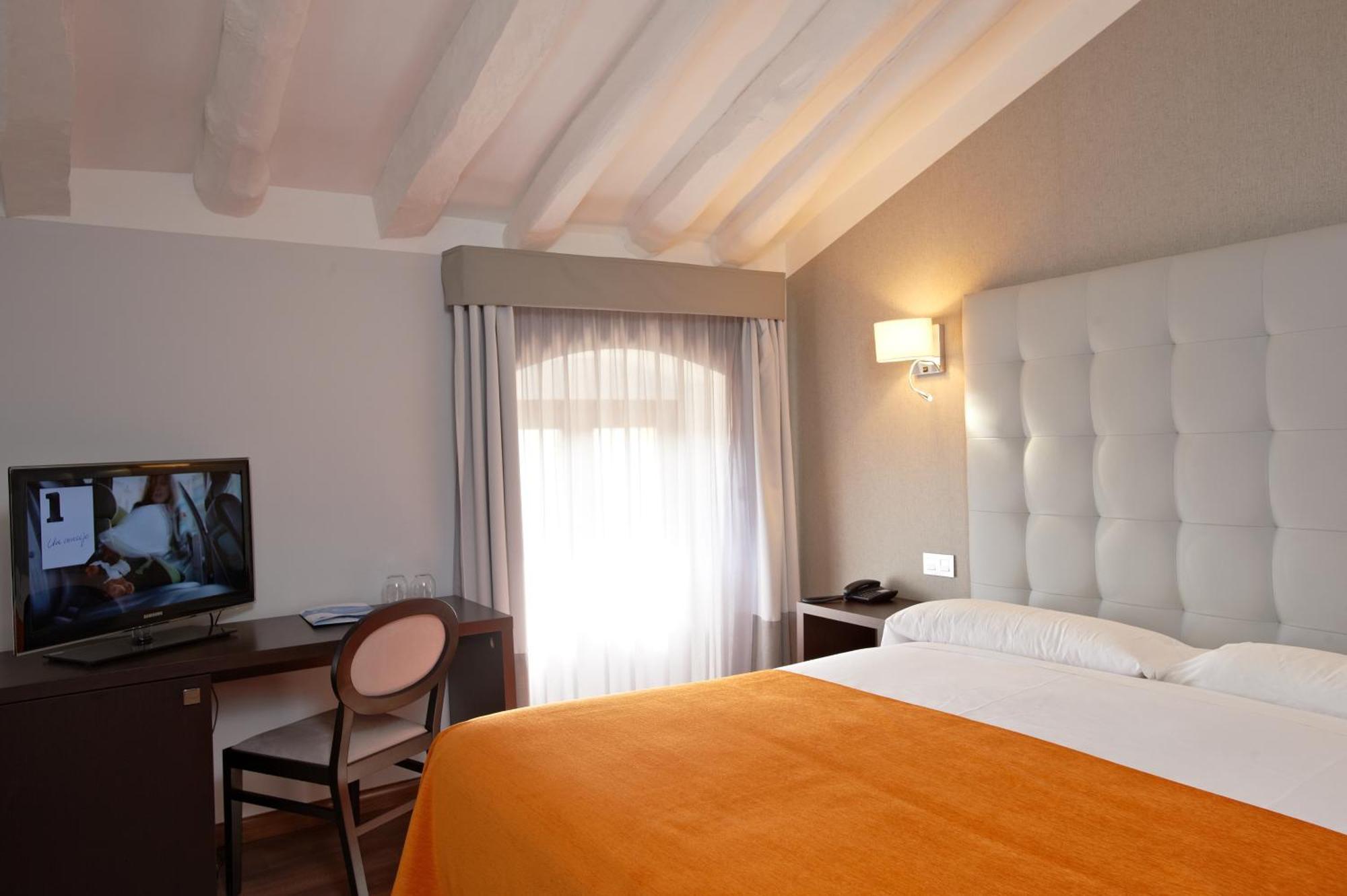 Double Room,1214721301:JPEG