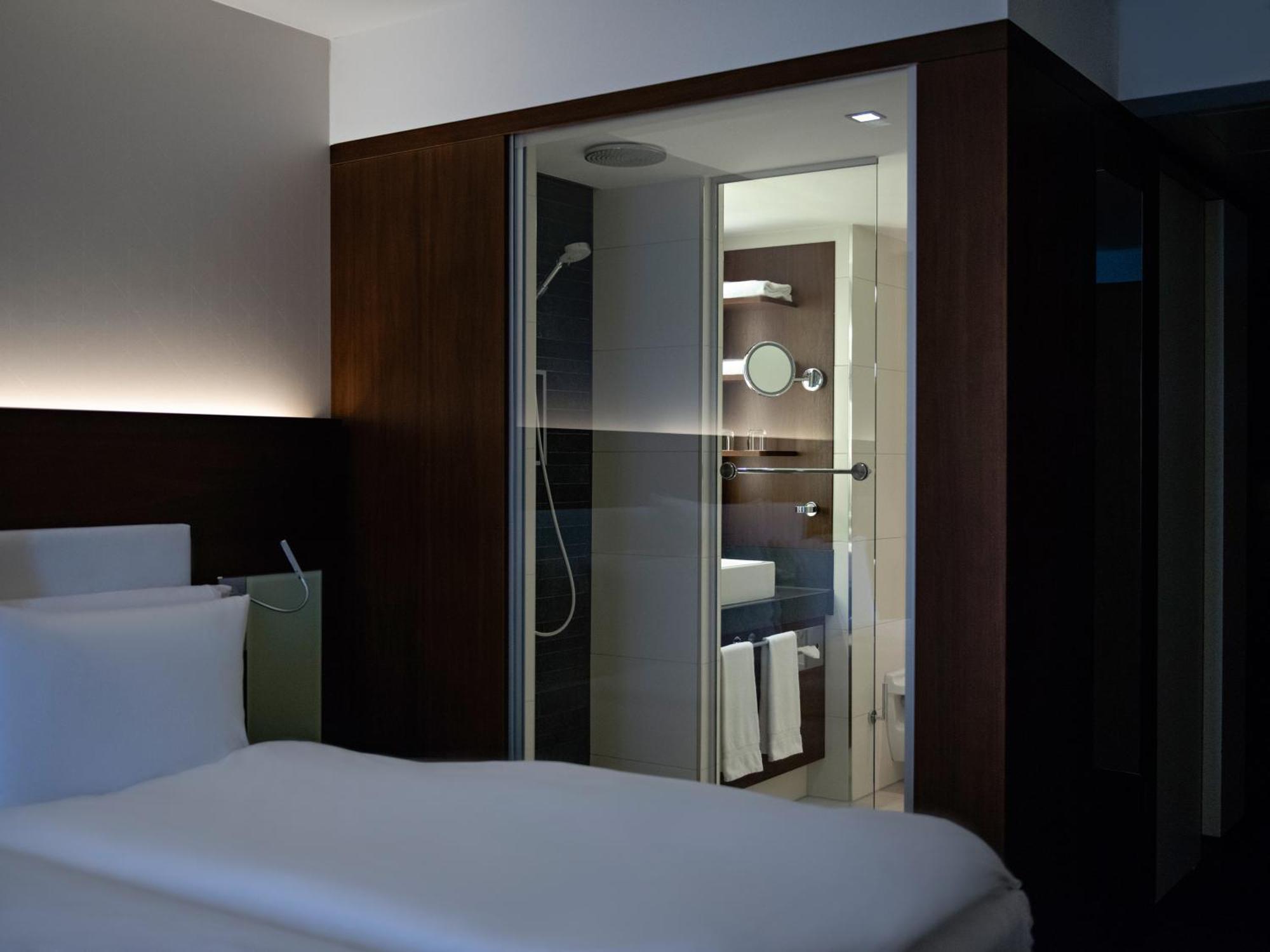 Deluxe King Room,1704825012:JPEG