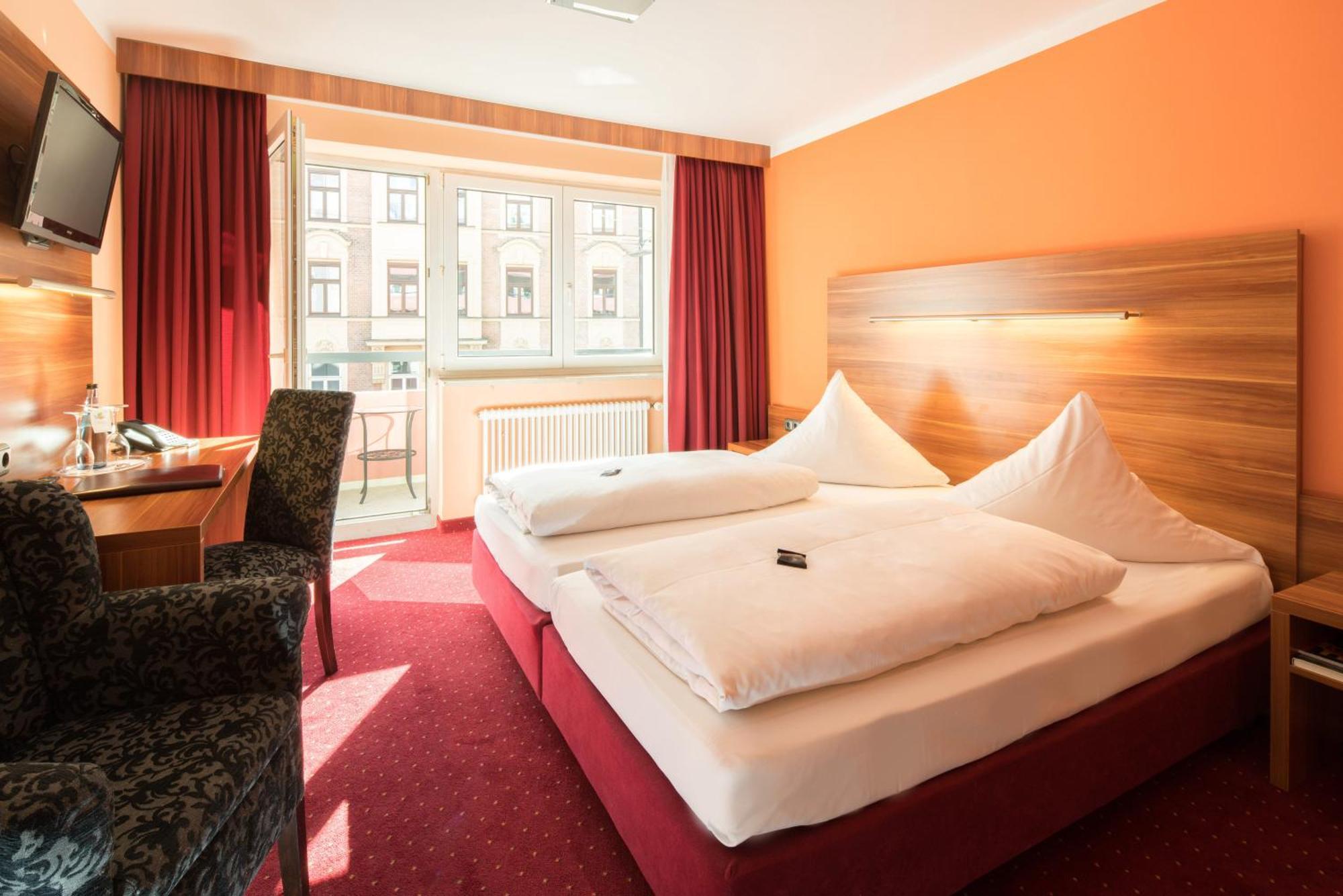 Doppelzimmer mit Balkon