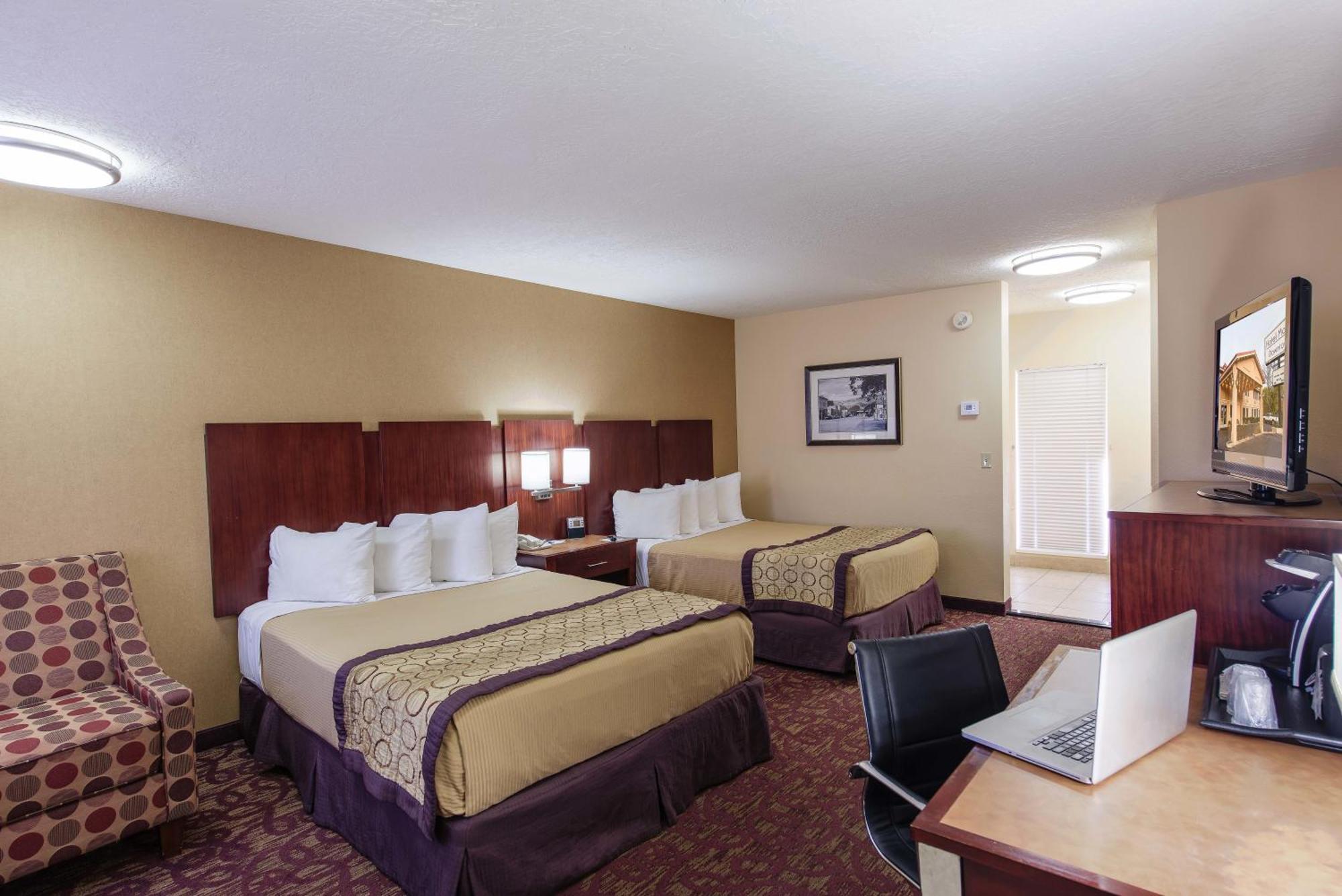 Queen Room Two Queen Beds w or Balcony,1218615418:JPEG