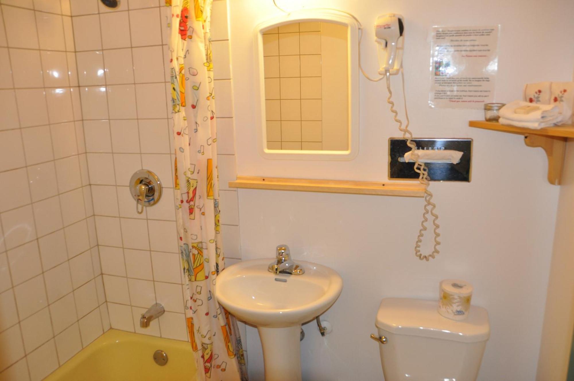 Regular Queen Bed Room