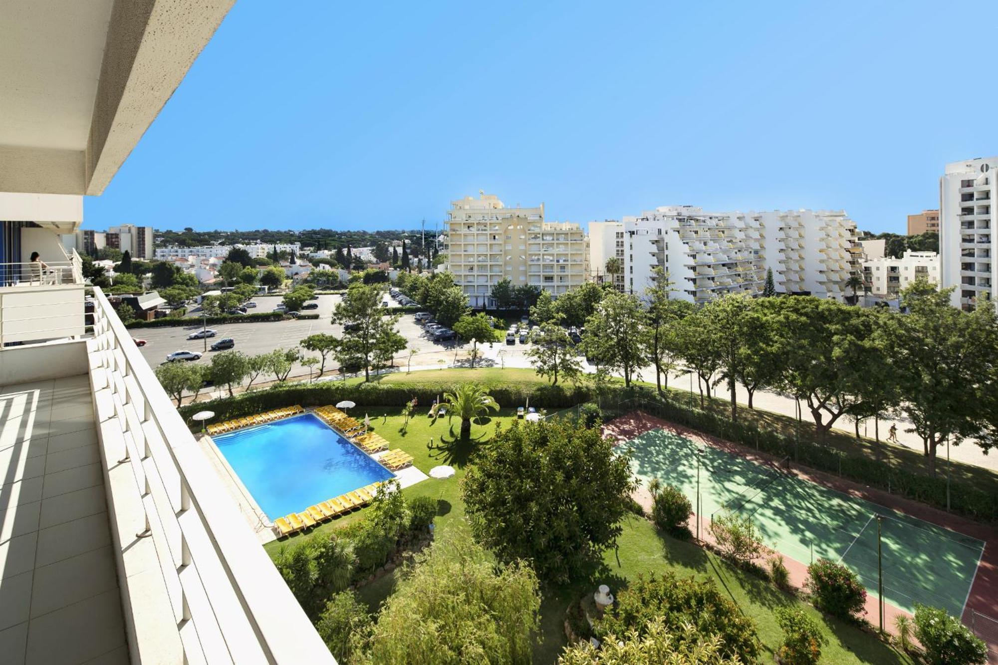 One-Bedroom Apartment Balcony,1274501728:JPEG