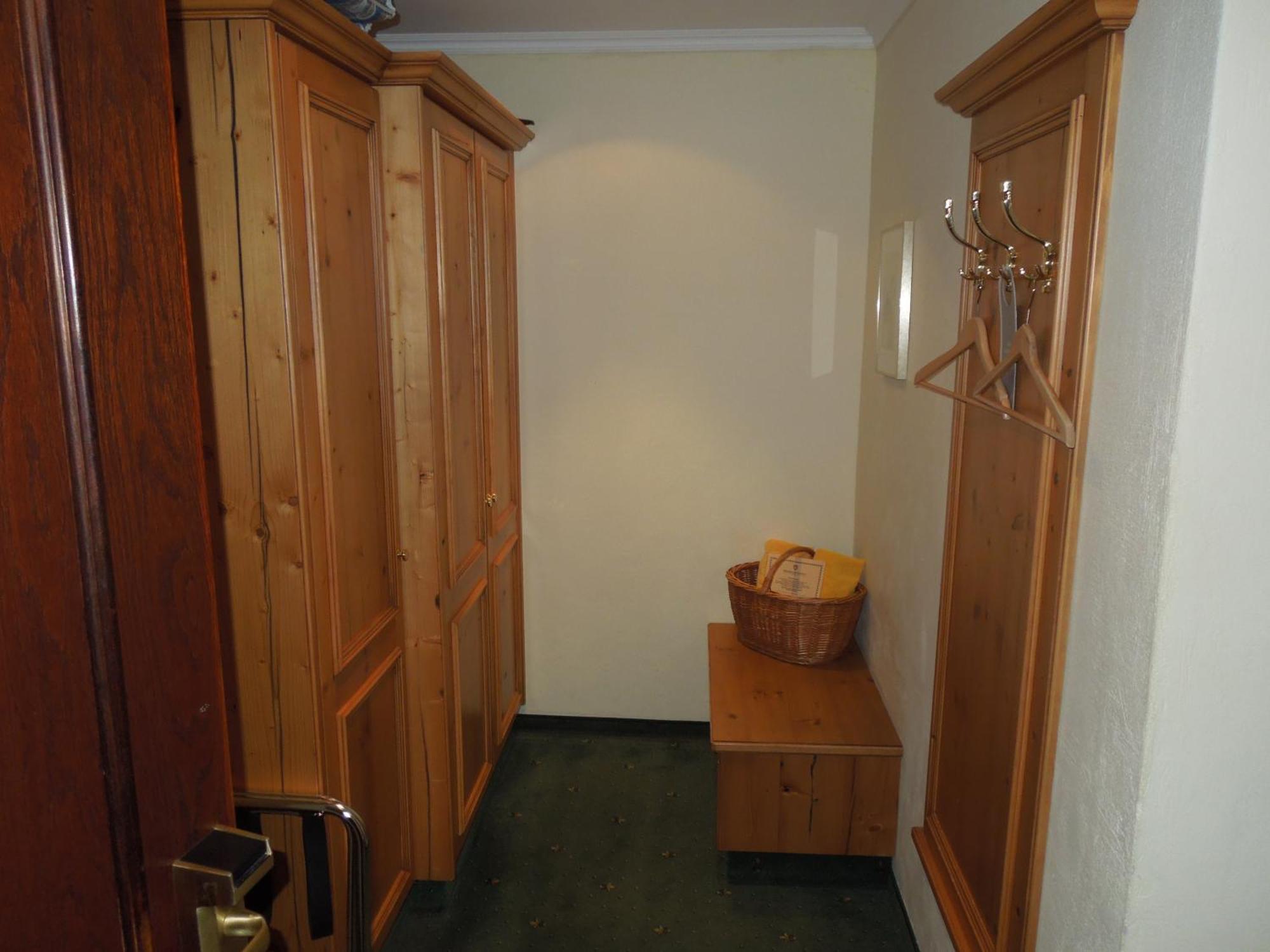 Double Room 'Alpspitz',703933675:JPEG