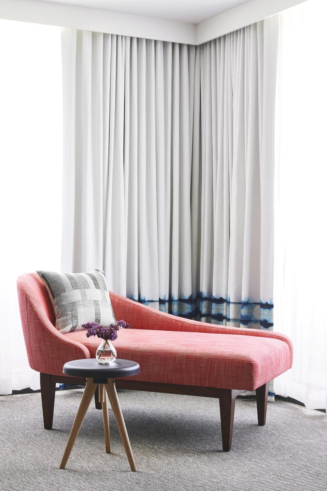 Corner King Room