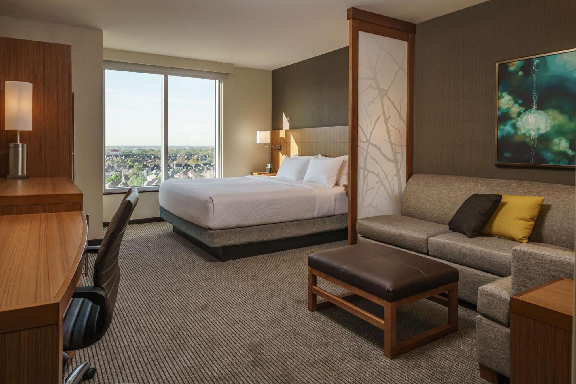 Habitación con cama extragrande y sofá cama - Planta superior
