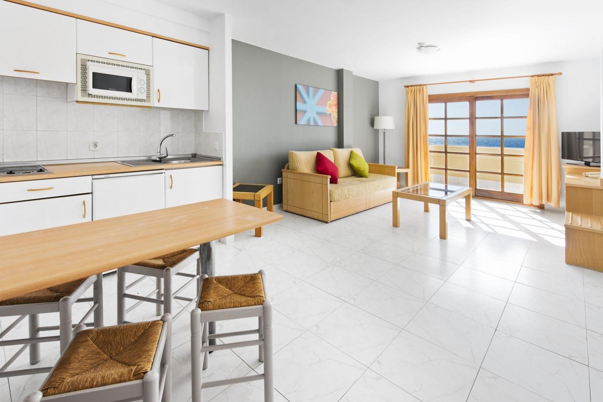 Apartamento com 2 Quartos (4 Adultos)