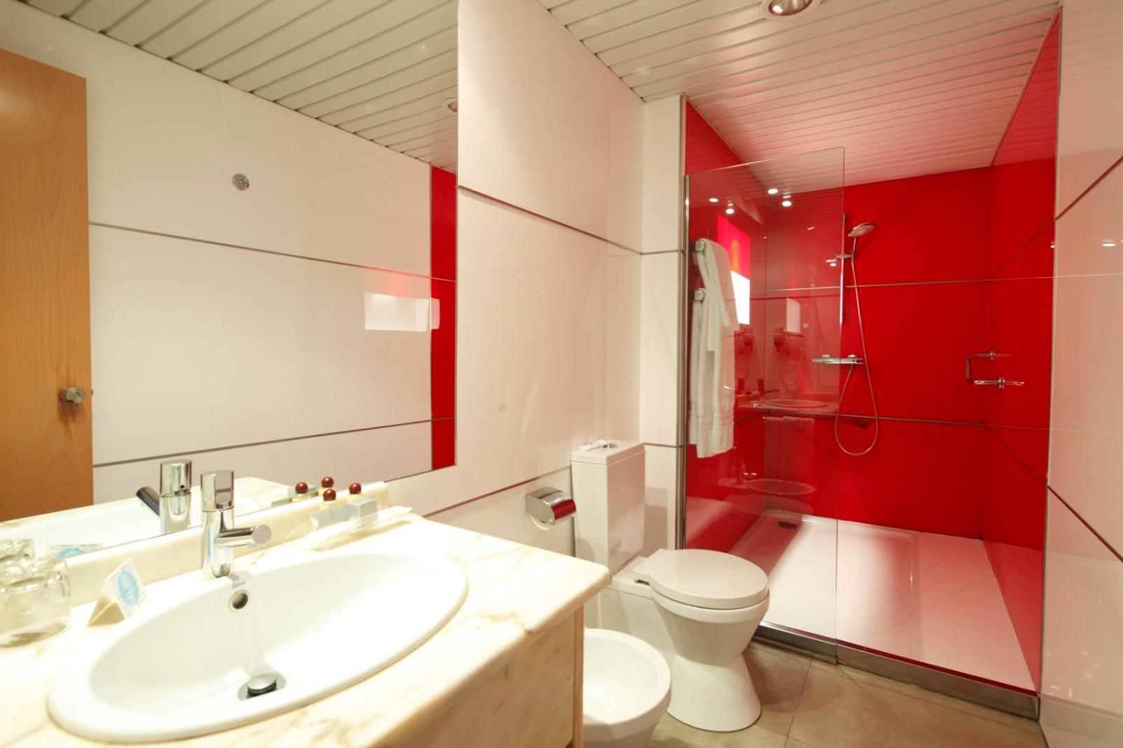 Single Room Spa Access