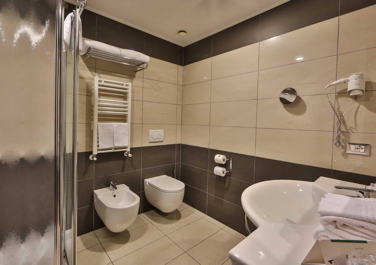Chambre Lit Queen-Size Confort - Non-Fumeurs