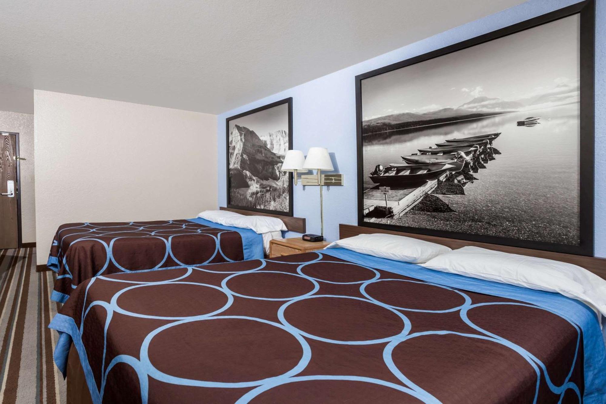 Queen Room with Two Queen Beds - Non-Smoking