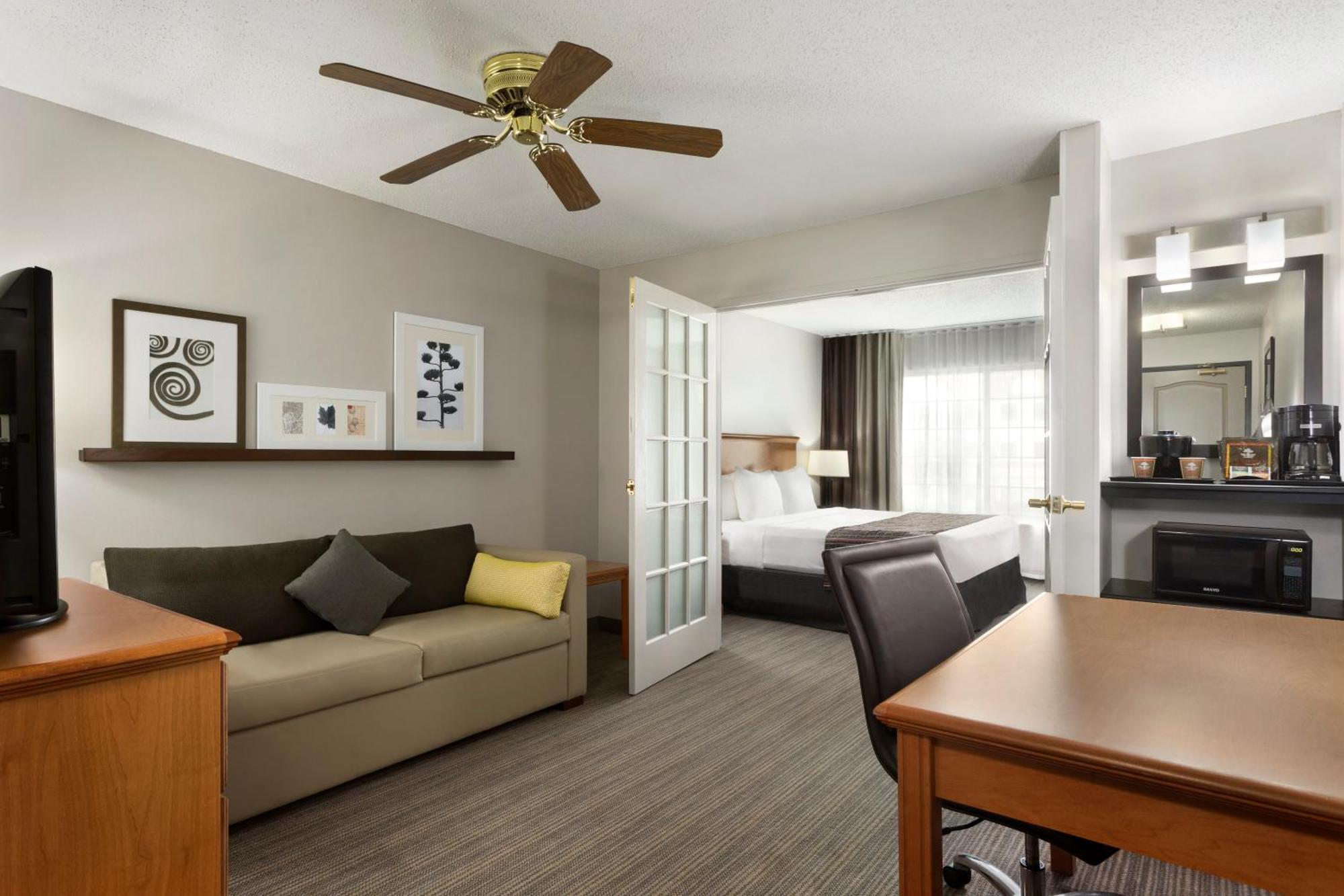 One-Bedroom King Suite Non-Smoking