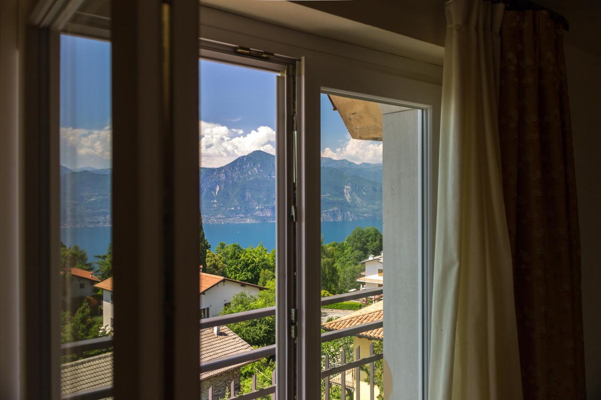 Deluxe Double or Twin Room Lake View,776012494:JPEG