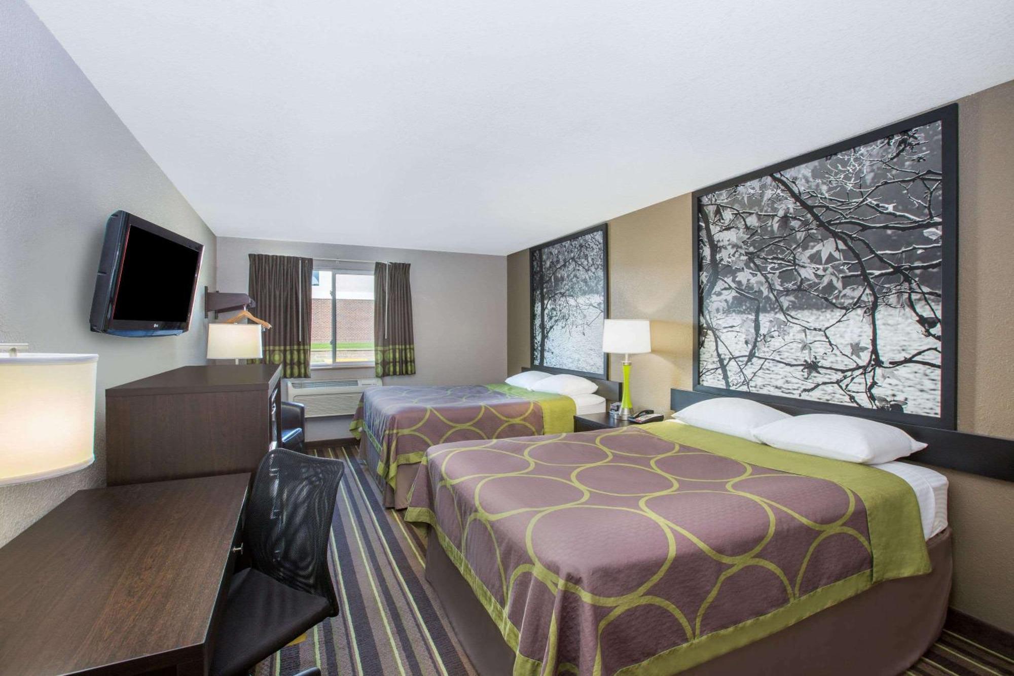 Queen Room Two Queen Beds Non-Smoking