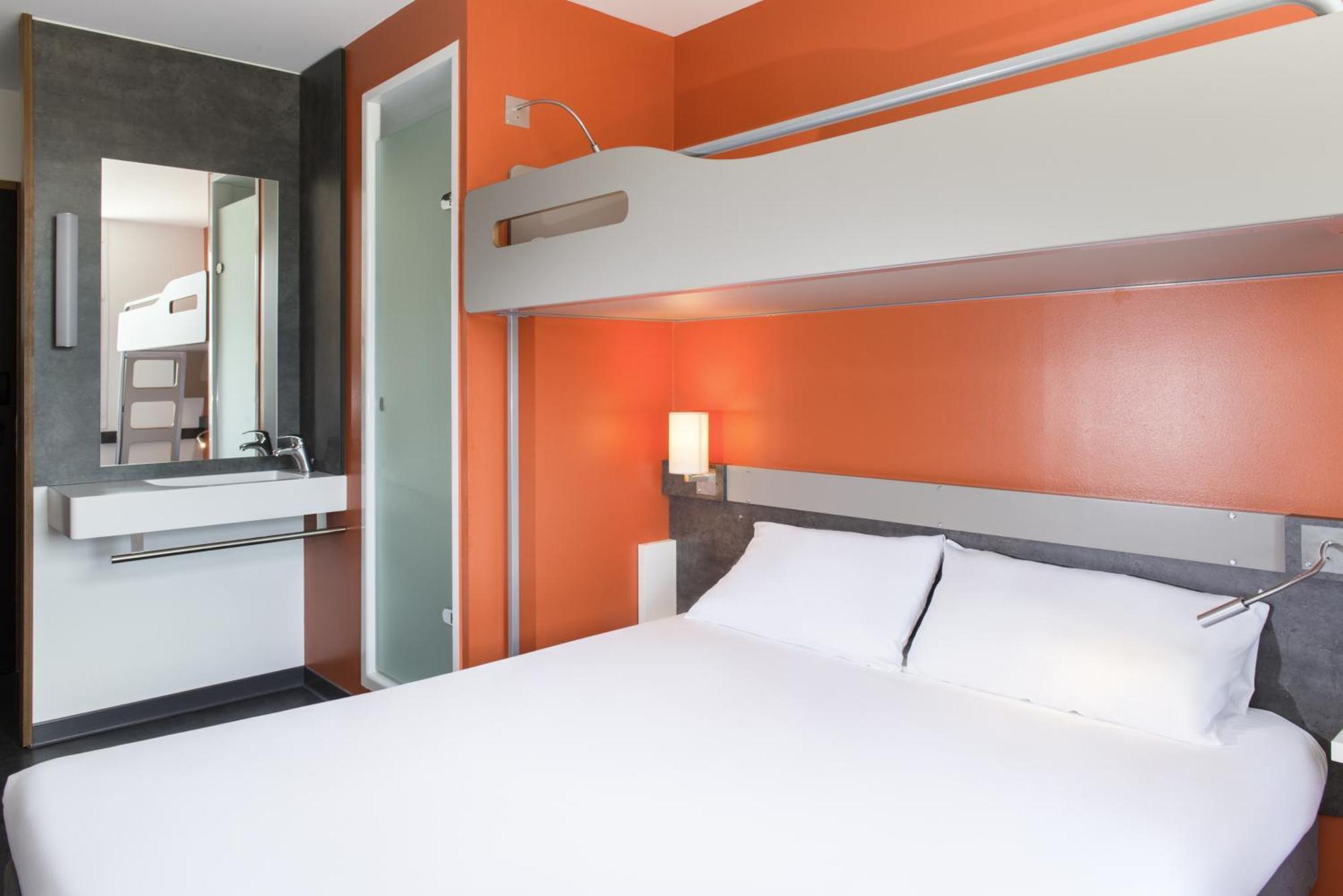 Triple Room One Double Bed One Bunk Bed