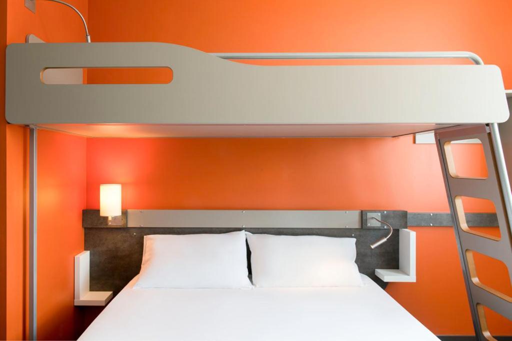 Triple Room One Double Bed One Bunk Bed