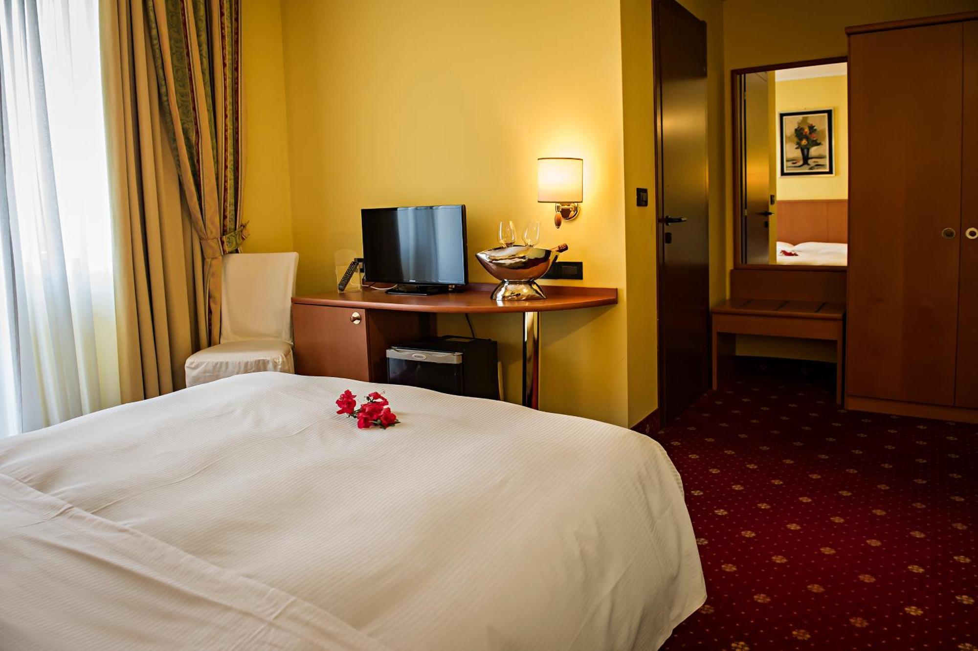 Double Room,227697188:JPEG