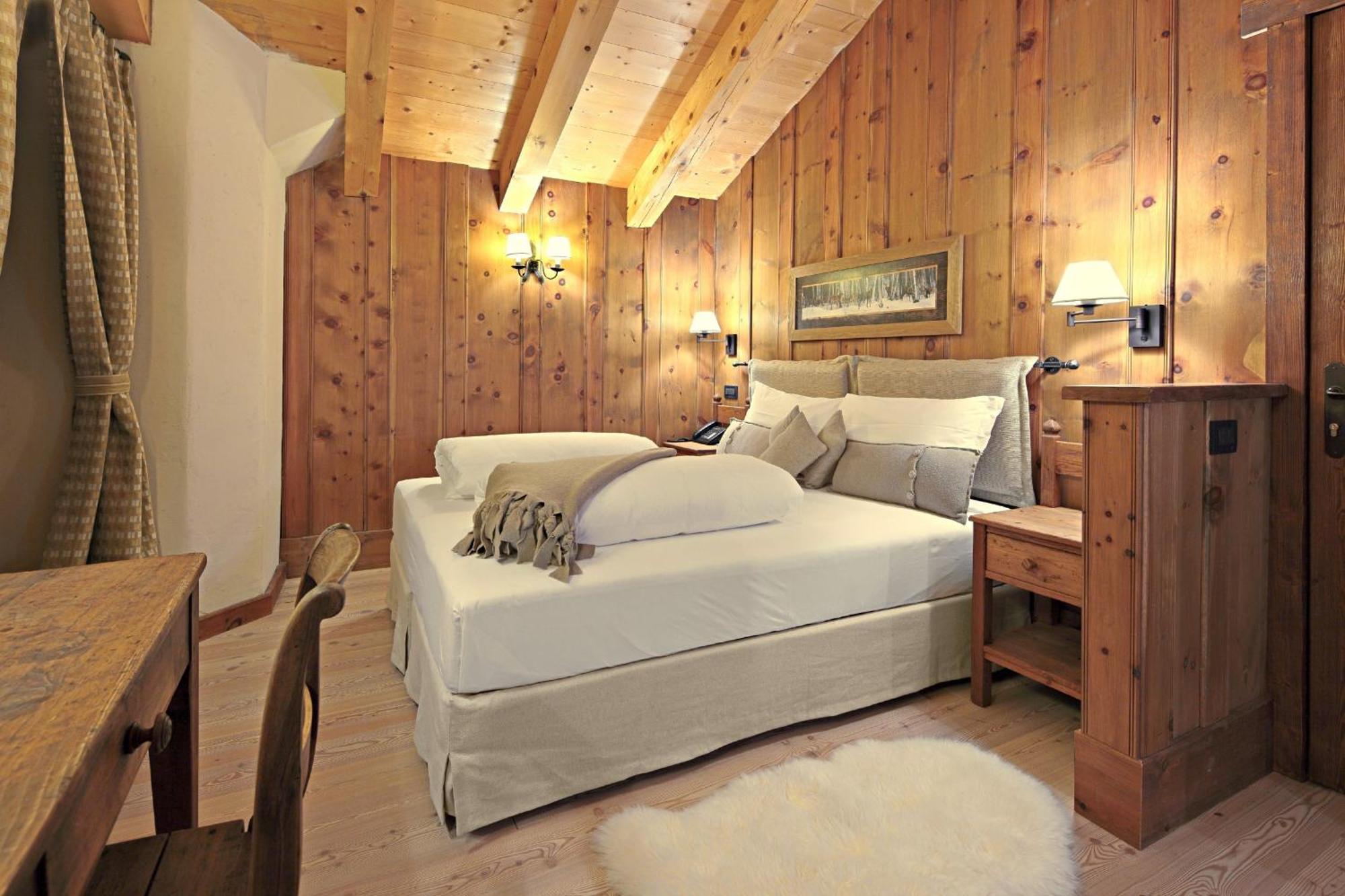 Superior Double or Twin Room,1683809750:JPEG
