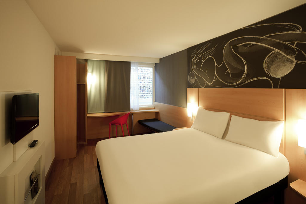 Standard Double Room,71005769:JPEG