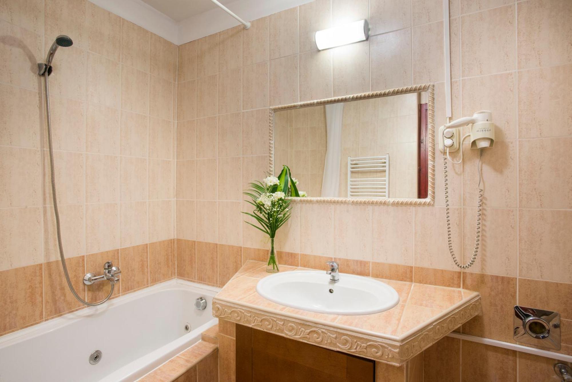 Large Two-Bedroom Apartment