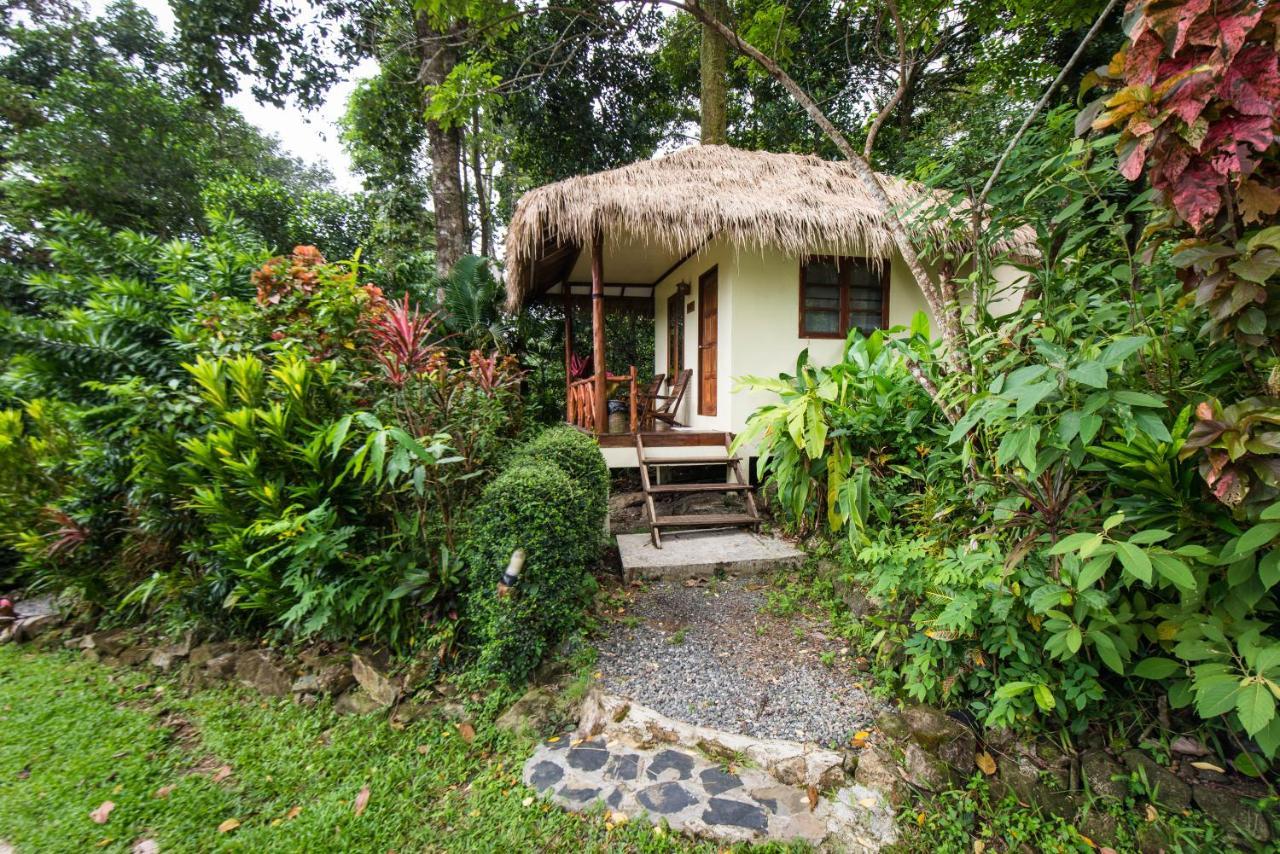Deluxe Bungalow with Garden View