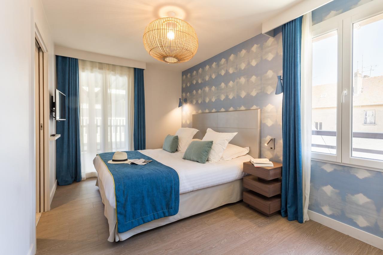 Three-Bedroom Apartment with Terrace or Balcony (8 People) - Capitanierie Buildings