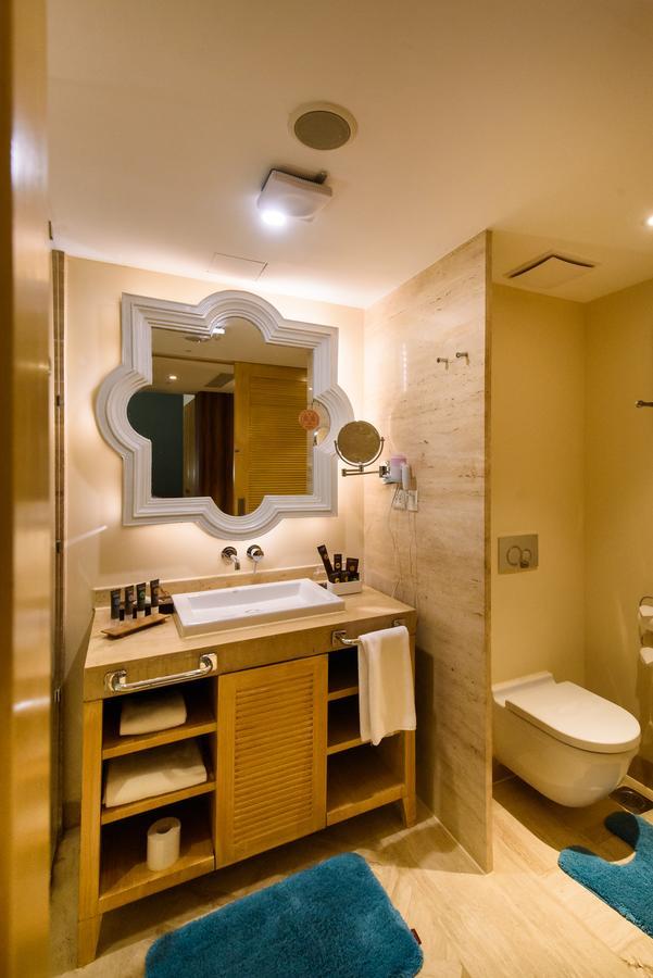 Elegance Suite on One way Local Transfer Happy Hours 11 from 5pm to 7pm on Food Beverages on SPA