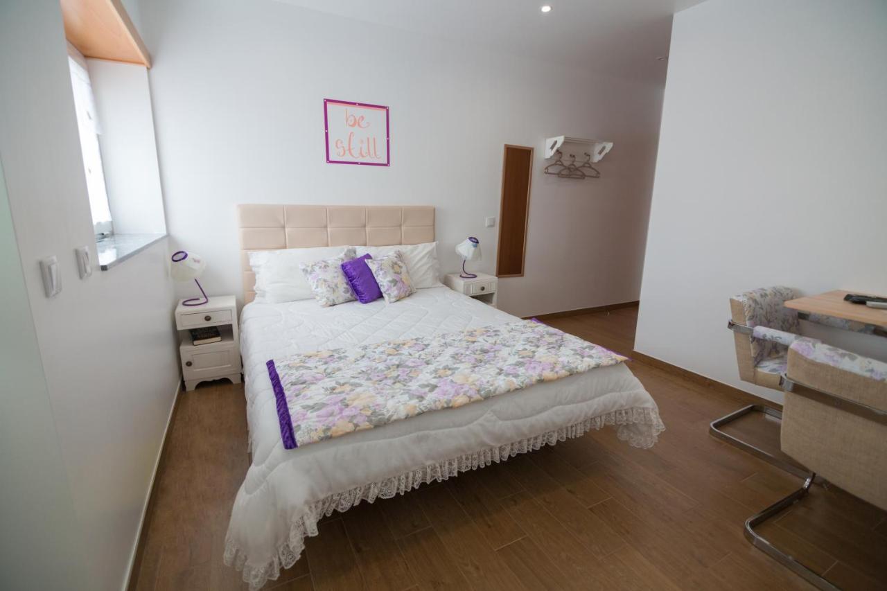 Quarto Duplo com Casa de Banho Privativa